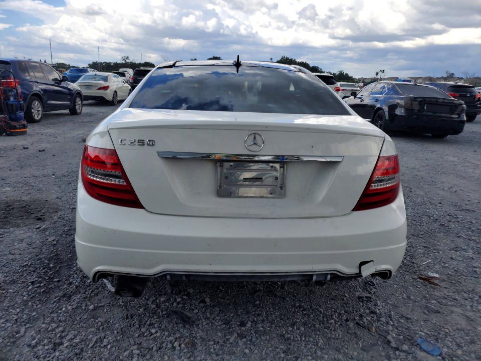 Продаж на аукціоні авто 2014 Mercedes-benz C, vin: WDDGJ4HB2EG200360, номер лоту: 66913136