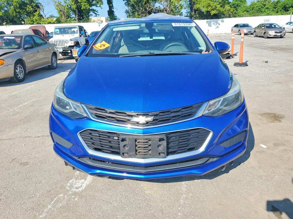 61813396 :رقم المزاد ، 3G1BE6SM5HS586026 vin ، 2017 Chevrolet Cruze مزاد بيع