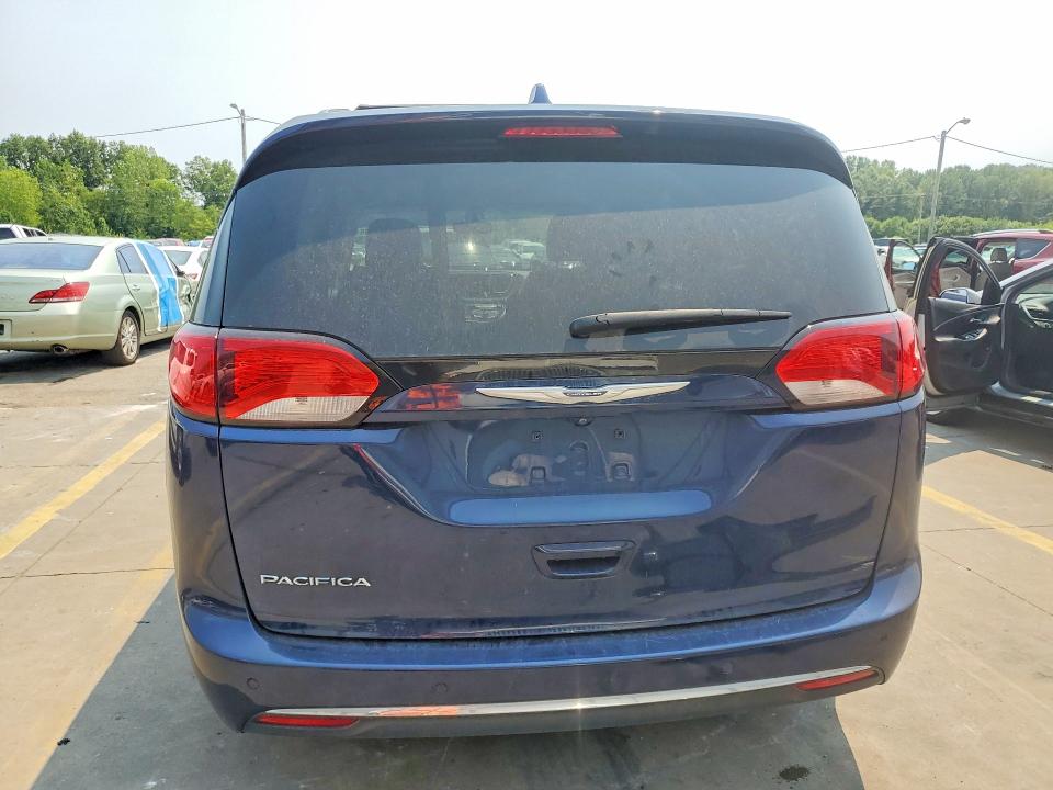64110846 :رقم المزاد ، 2C4RC1BG3JR246563 vin ، 2018 Chrysler Pacifica مزاد بيع