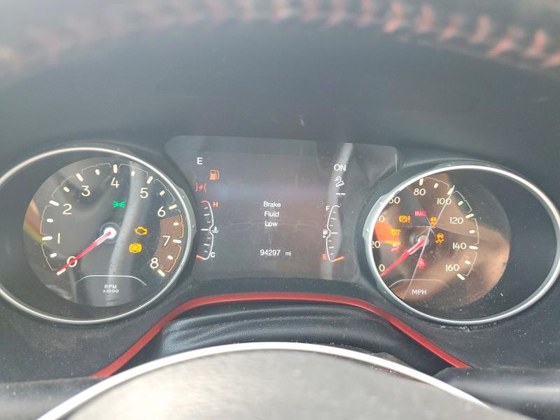 66393546 :رقم المزاد ، 3C4NJDDB9JT211935 vin ، 2018 Jeep Compass مزاد بيع