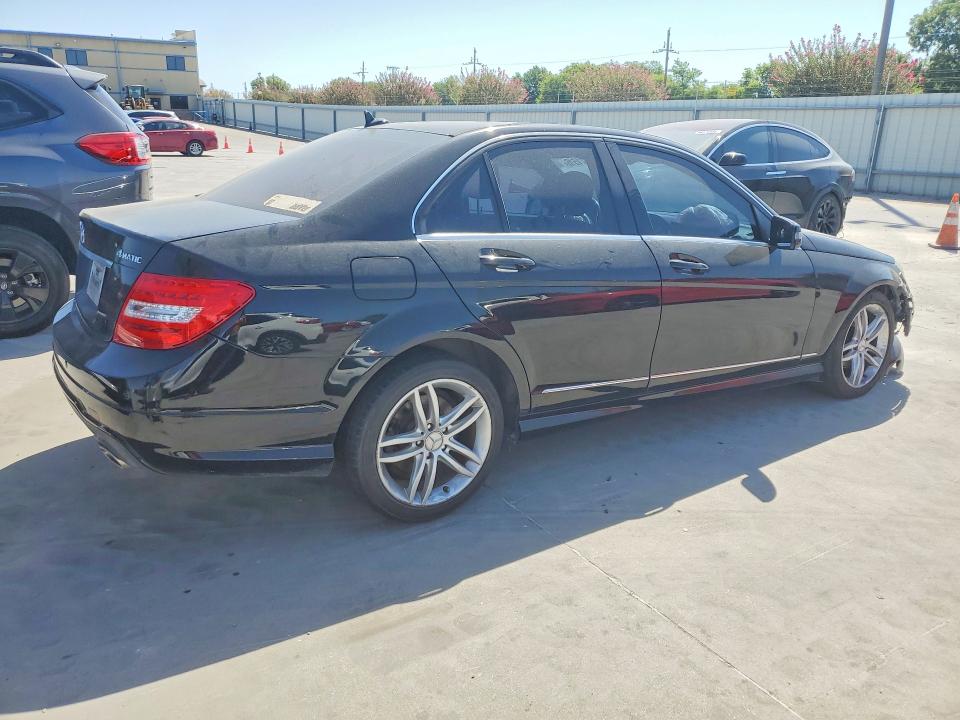 Продаж на аукціоні авто 2012 Mercedes-benz C, vin: WDDGF8BB8CR208577, номер лоту: 65321516