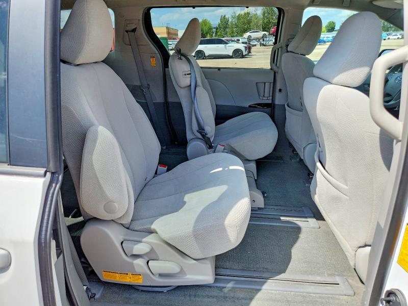 64542876 :رقم المزاد ، 5TDKK3DC1ES476948 vin ، 2014 Toyota Sienna مزاد بيع