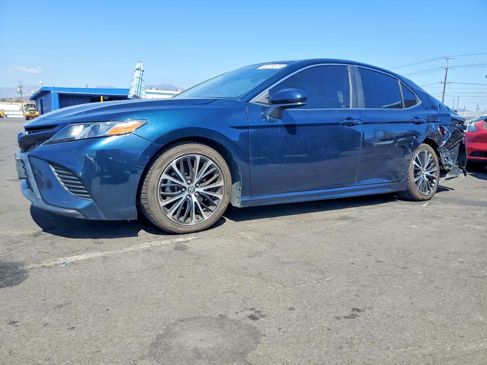 2018 Toyota Camry მანქანა იყიდება აუქციონზე, vin: 4T1B11HK4JU611785, აუქციონის ნომერი: 65128576