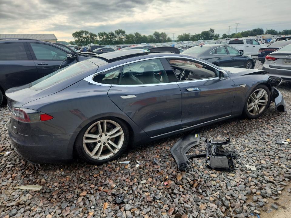 63416976 :رقم المزاد ، 5YJSA1E23GF128444 vin ، 2016 Tesla Model S مزاد بيع