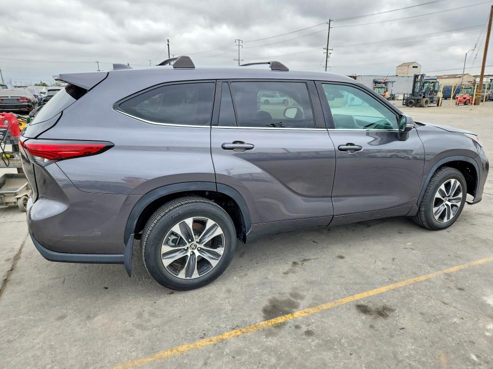 65034126 :رقم المزاد ، 5TDKDRAH4PS526807 vin ، 2023 Toyota Highlander مزاد بيع