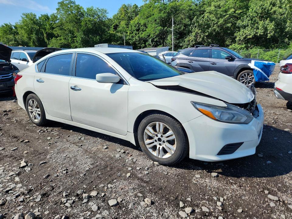 Продажа на аукционе авто 2018 Nissan Altima, vin: 1N4AL3AP3JC281323, номер лота: 64369246