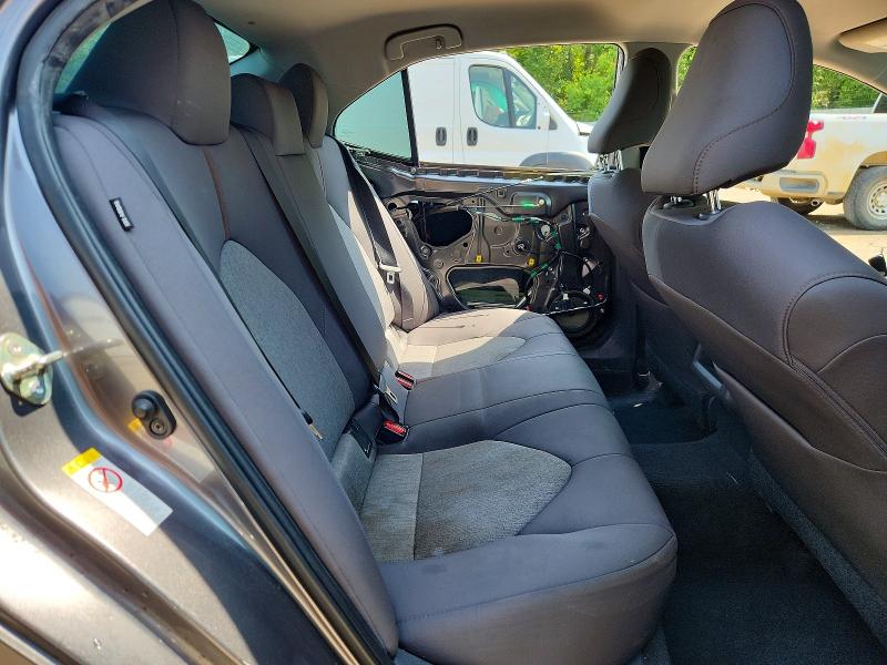 Продаж на аукціоні авто 2018 Toyota Camry, vin: 4T1B11HK2JU077315, номер лоту: 64294246