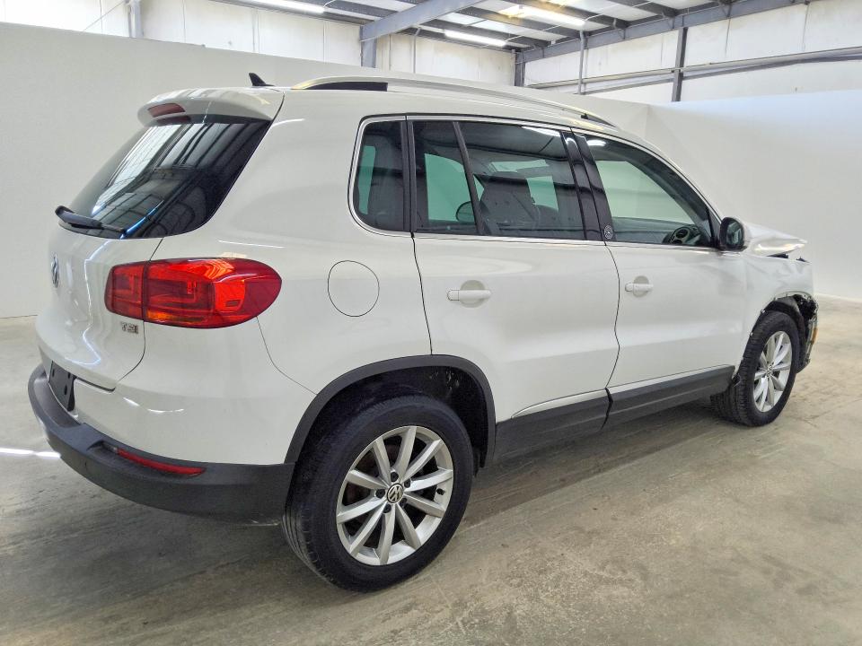 Продажа на аукционе авто 2017 Volkswagen Tiguan, vin: WVGRV7AX2HW508312, номер лота: 61935166