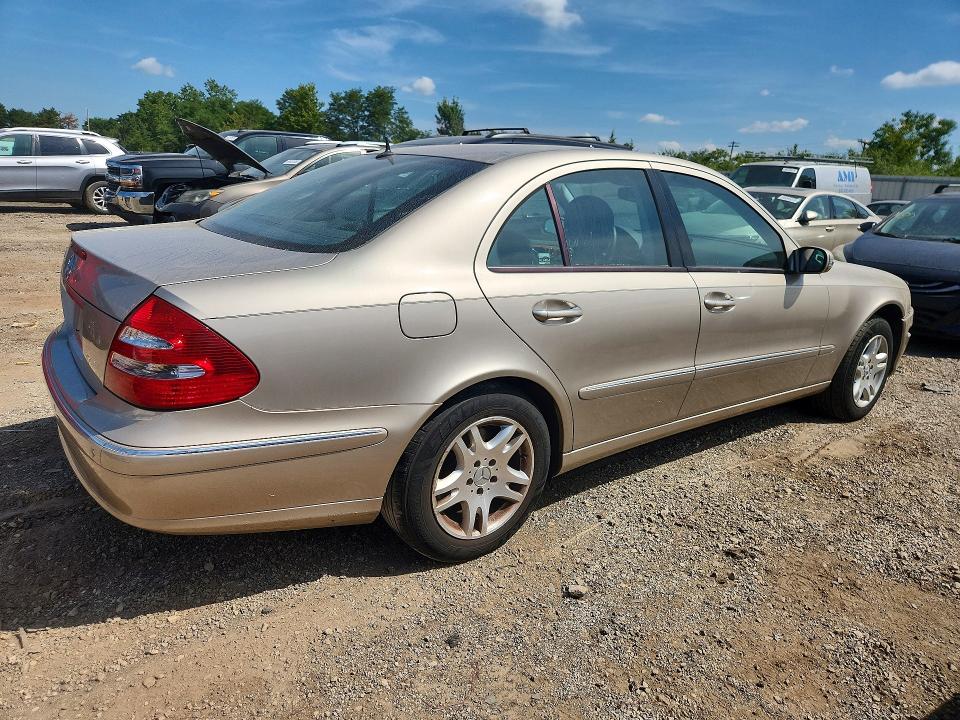 65826166 :رقم المزاد ، WDBUF65J64A509318 vin ، 2004 Mercedes-benz E مزاد بيع