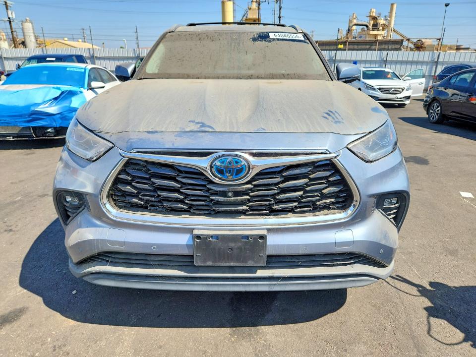 Продажа на аукционе авто 2020 Toyota Highlander Hybrid, vin: 5TDXBRCH9LS011708, номер лота: 64046556