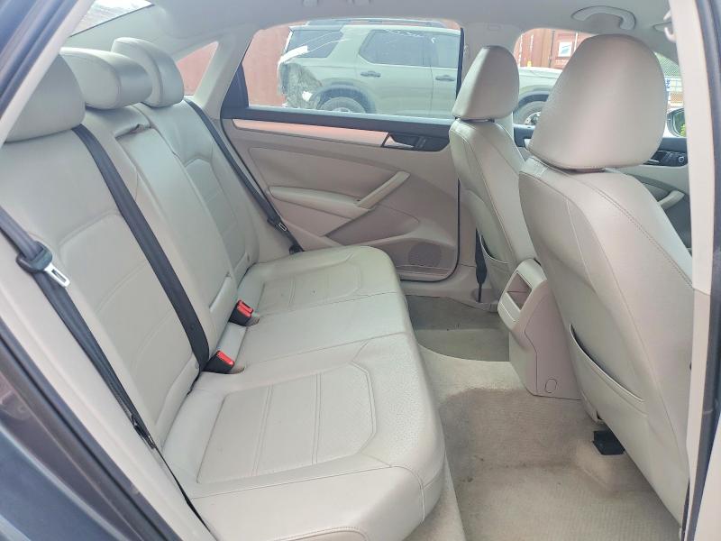 63741366 :رقم المزاد ، 1VWBP7A36CC049242 vin ، 2012 Volkswagen Passat مزاد بيع