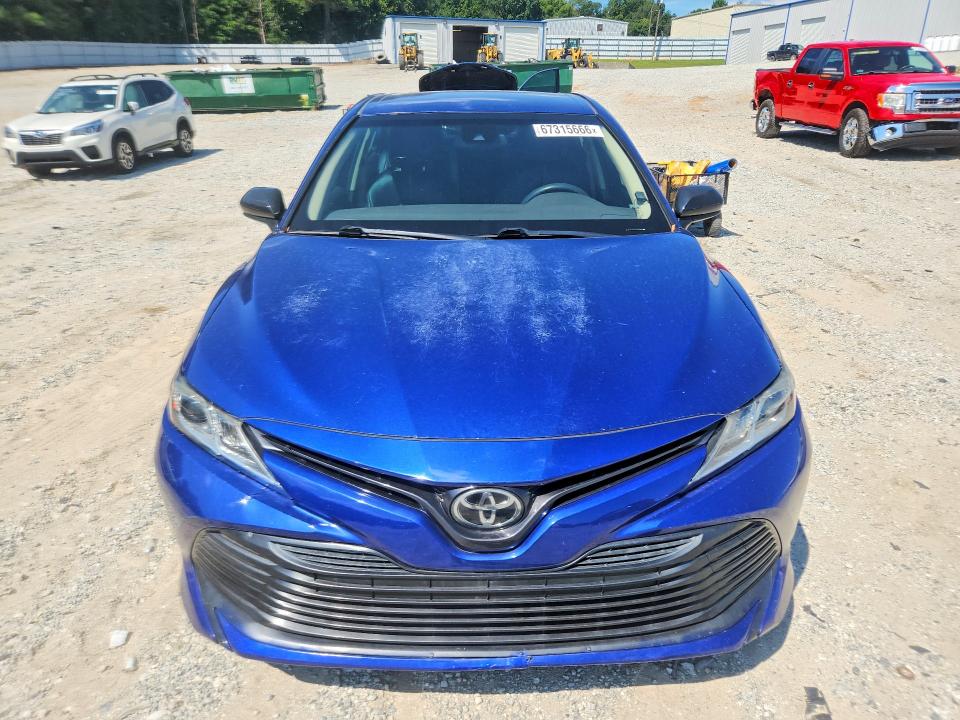 67315666 :رقم المزاد ، JTNB11HK5J3015574 vin ، 2018 Toyota Camry مزاد بيع