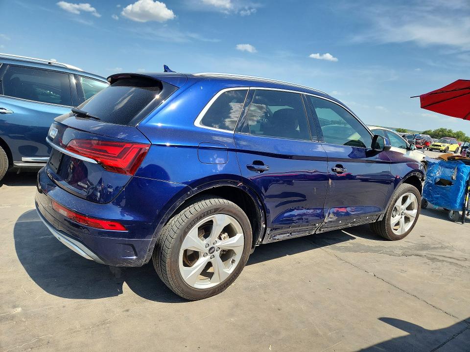 63987056 :رقم المزاد ، WA1BAAFY1M2027608 vin ، 2021 Audi Q5 مزاد بيع