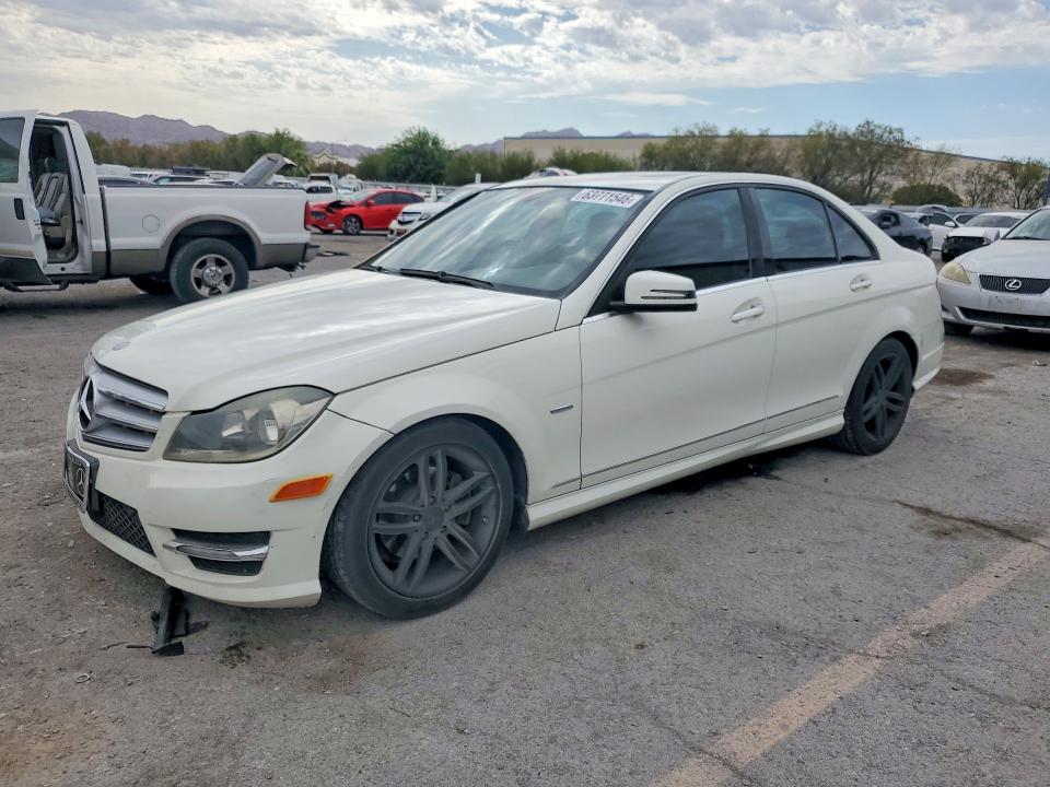 2012 Mercedes-benz C მანქანა იყიდება აუქციონზე, vin: WDDGF4HBXCR214994, აუქციონის ნომერი: 63771546