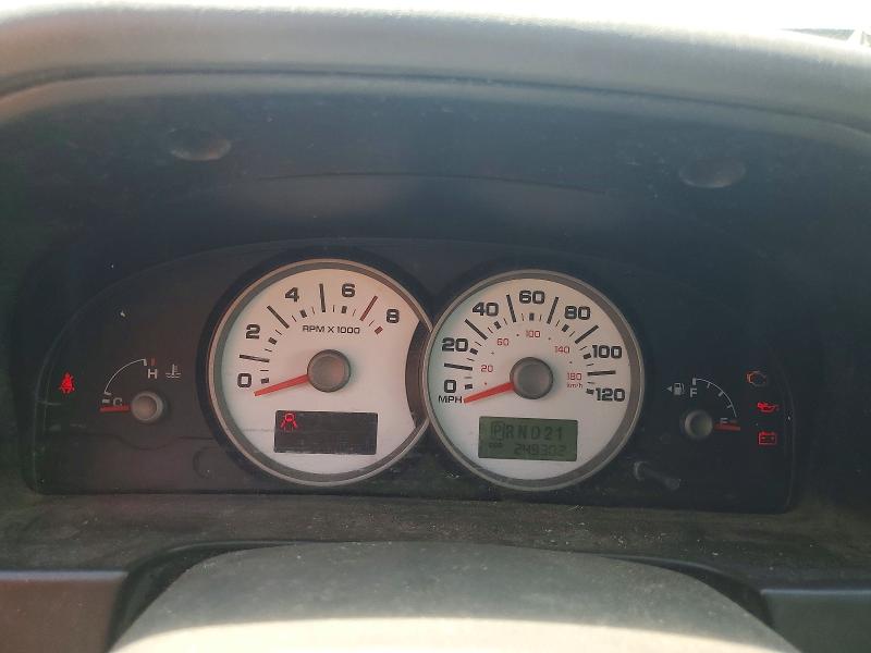 64400826 :رقم المزاد ، 1FMYU03115KA36007 vin ، 2005 Ford Escape مزاد بيع