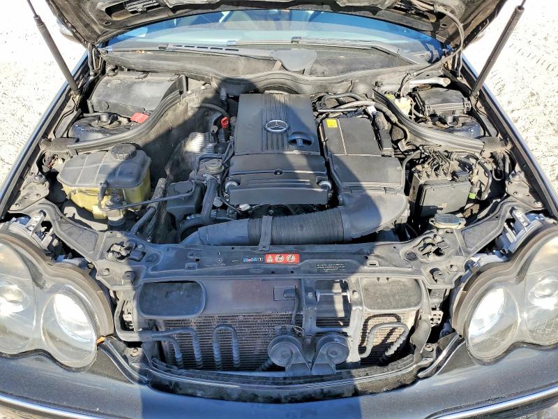 65194046 :رقم المزاد ، WDBRF40J05F654828 vin ، 2005 Mercedes-benz C مزاد بيع
