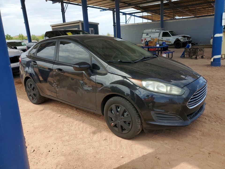 63477156 :رقم المزاد ، 3FADP4AJ4FM161992 vin ، 2015 Ford Fiesta مزاد بيع