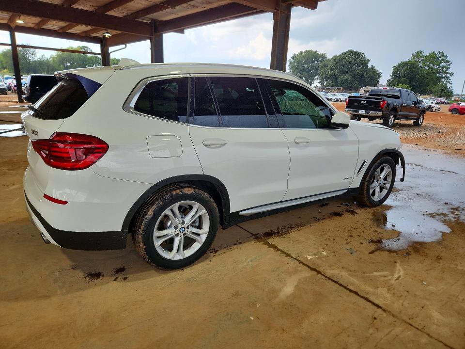 64277316 :رقم المزاد ، 5UXTR9C58JLD62545 vin ، 2018 Bmw X3 مزاد بيع