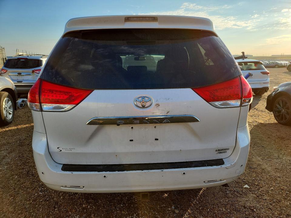 Aukcja sprzedaży 2011 Toyota Sienna, vin: 5TDDK3DC0BS017933, numer aukcji: 65823176
