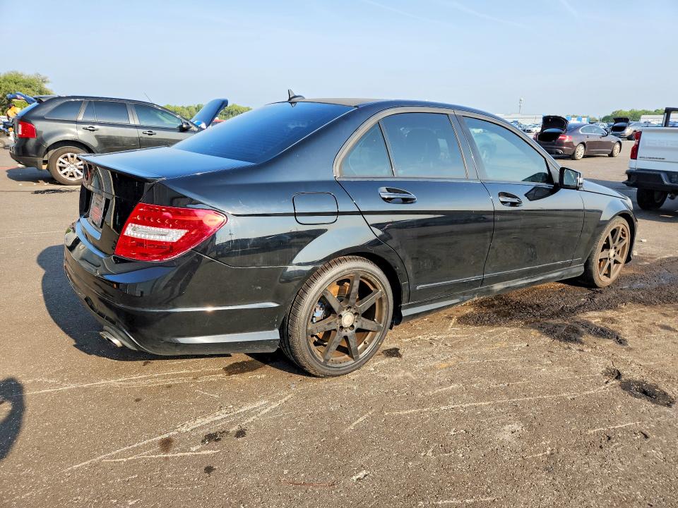 2013 Mercedes-benz C მანქანა იყიდება აუქციონზე, vin: WDDGF5HB5DA854326, აუქციონის ნომერი: 62465136