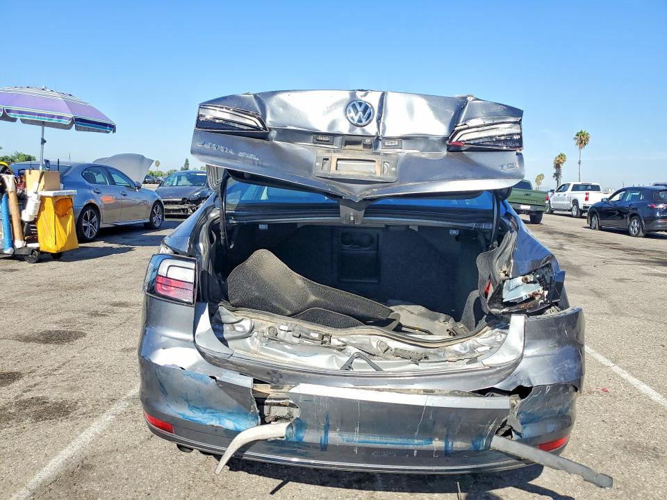 65674316 :رقم المزاد ، 3VWL17AJ3GM393619 vin ، 2016 Volkswagen Jetta مزاد بيع