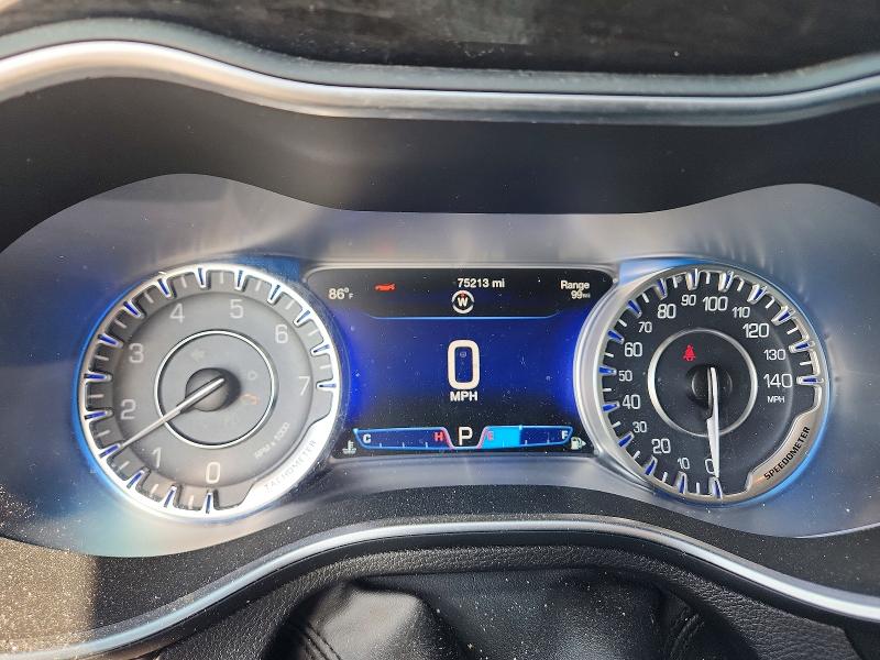 64231336 :رقم المزاد ، 1C3CCCCB0FN508570 vin ، 2015 Chrysler 200 مزاد بيع