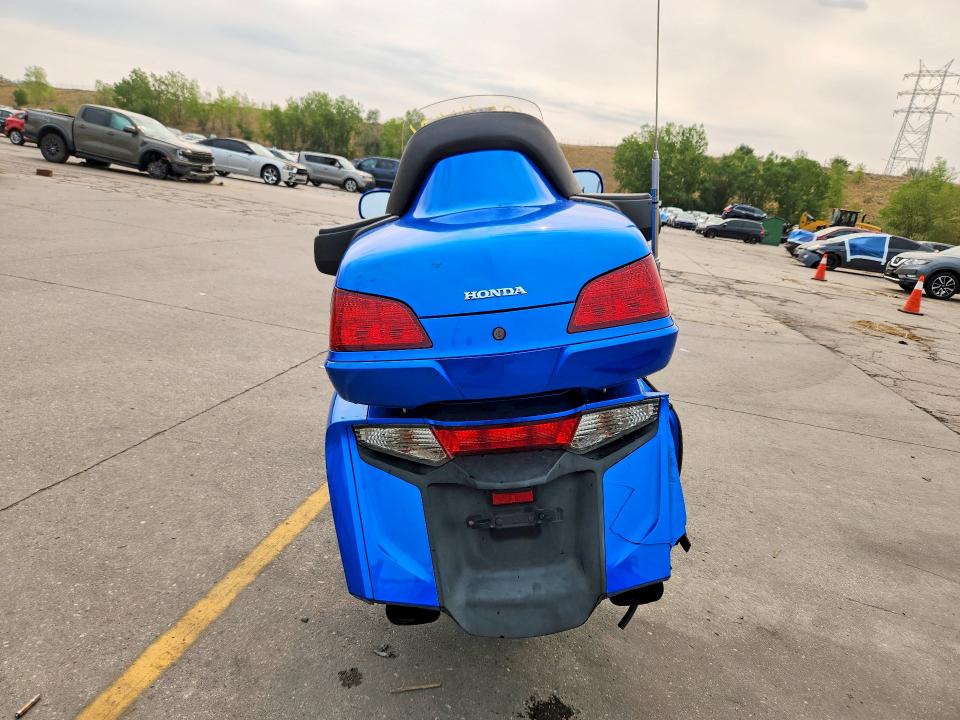 63240076 :رقم المزاد ، JH2SC68G1CK001355 vin ، 2012 Honda Gl1800 مزاد بيع