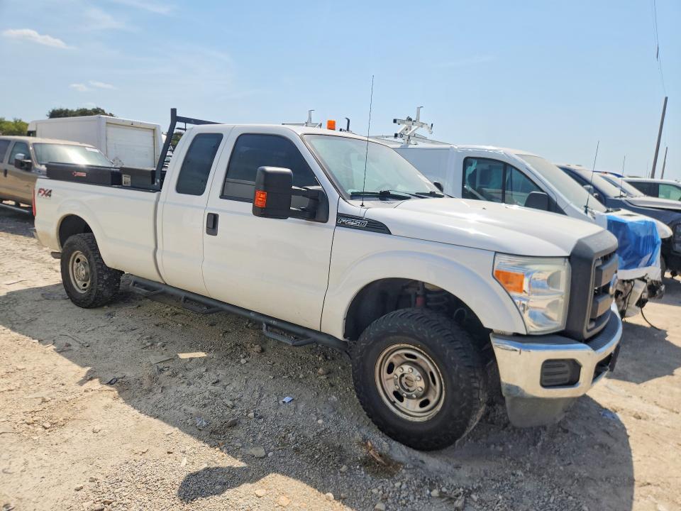 63444546 :رقم المزاد ، 1FT7X2B62FEA27011 vin ، 2015 Ford F250 مزاد بيع