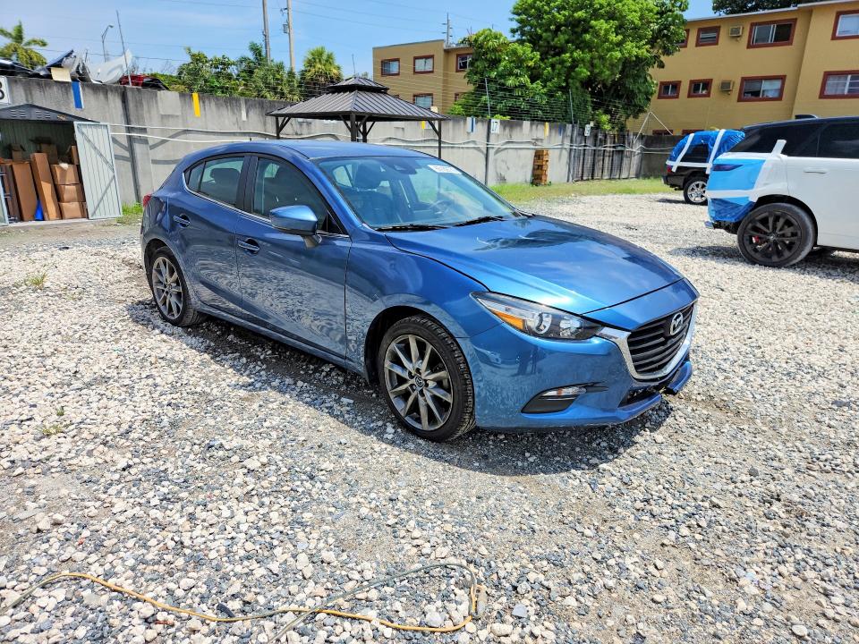 65182776 :رقم المزاد ، 3MZBN1L34JM161839 vin ، 2018 Mazda 3 مزاد بيع