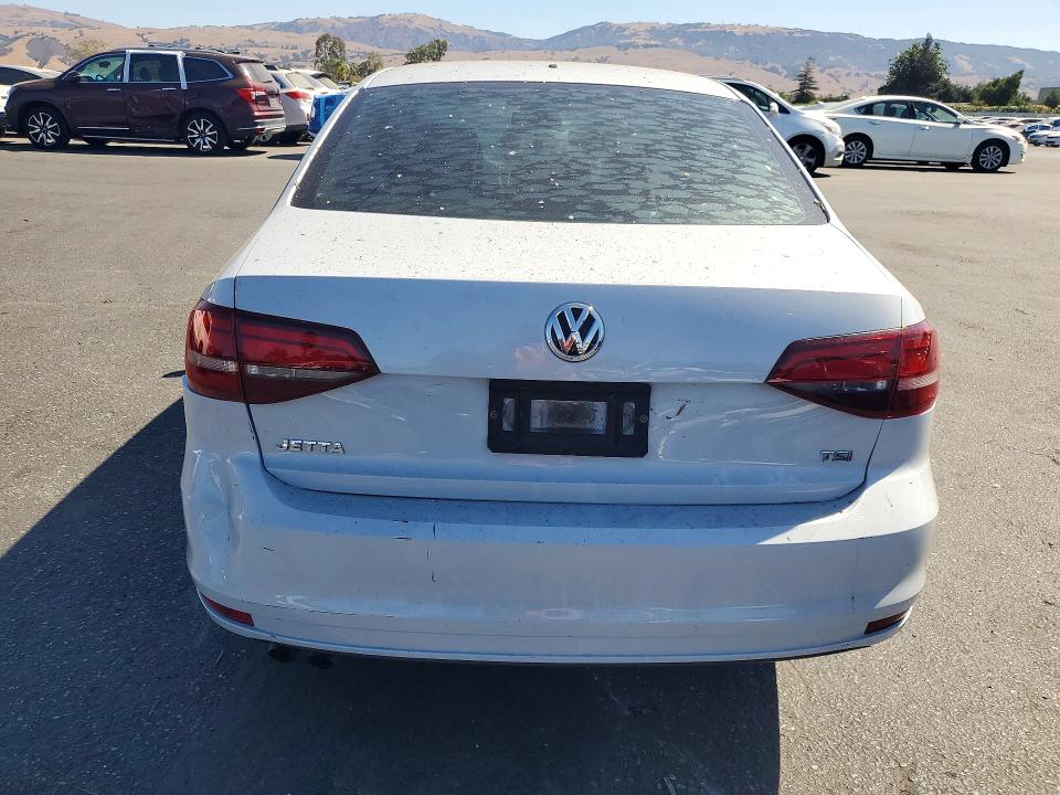 66395866 :رقم المزاد ، 3VW2B7AJ8HM285586 vin ، 2017 Volkswagen Jetta مزاد بيع