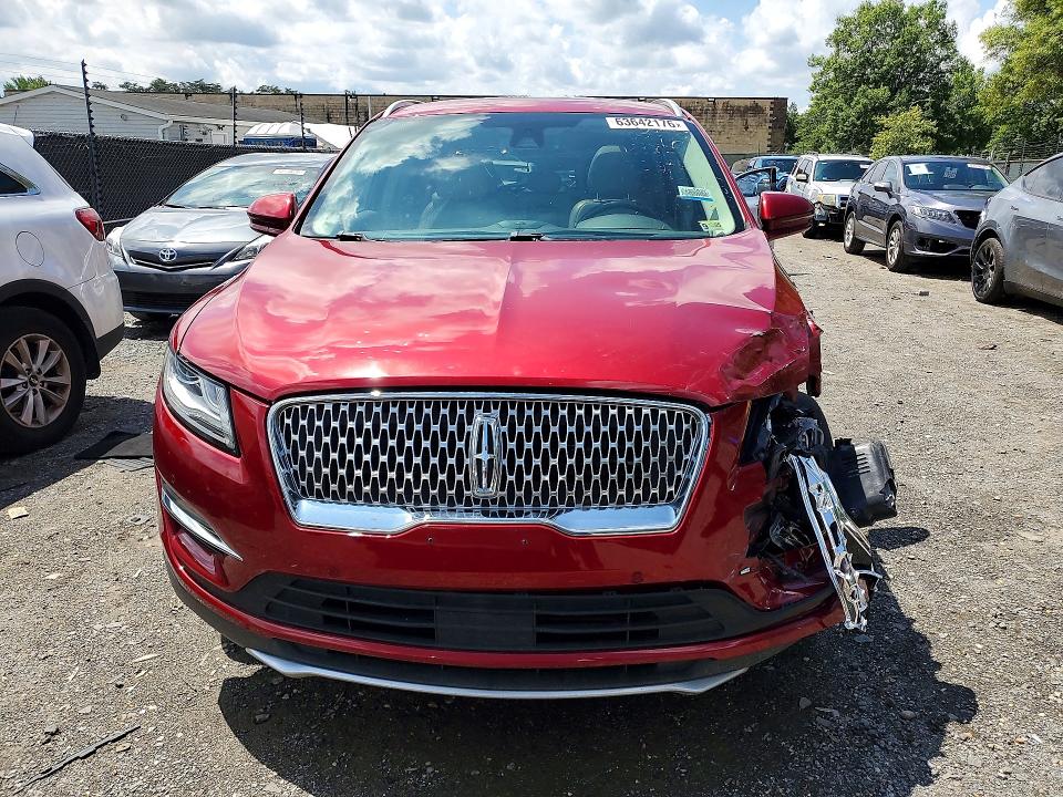63642176 :رقم المزاد ، 5LMCJ3C97KUL50252 vin ، 2019 Lincoln Mkc مزاد بيع