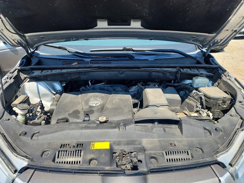 Продаж на аукціоні авто 2018 Toyota Highlander, vin: 5TDJZRFHXJS811038, номер лоту: 64102436