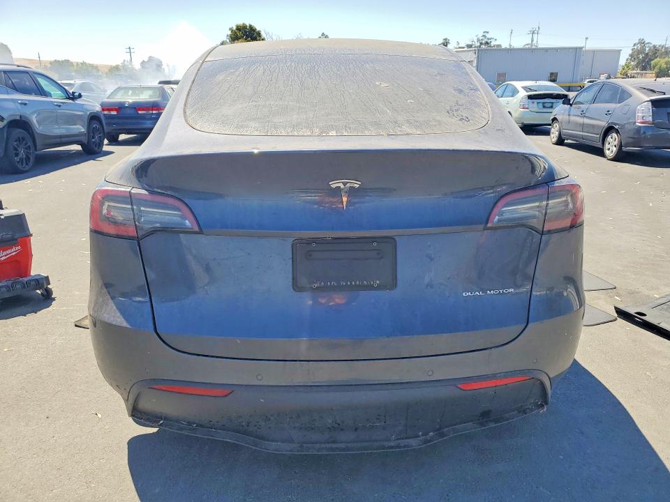 63251146 :رقم المزاد ، 5YJYGDEE6MF216355 vin ، 2021 Tesla Model Y مزاد بيع