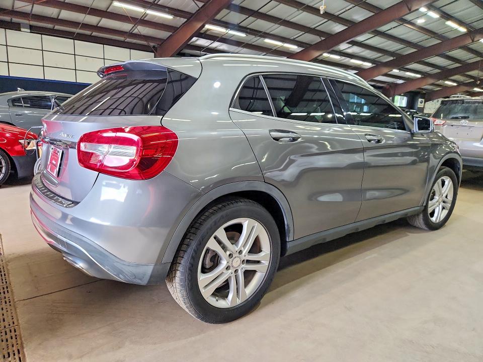 2015 Mercedes-benz Gla მანქანა იყიდება აუქციონზე, vin: WDCTG4GB2FJ134836, აუქციონის ნომერი: 64033816