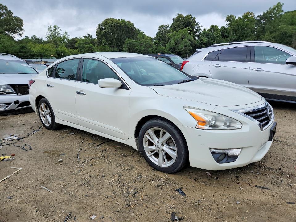 2015 Nissan Altima მანქანა იყიდება აუქციონზე, vin: 1N4AL3AP7FC197299, აუქციონის ნომერი: 63574766