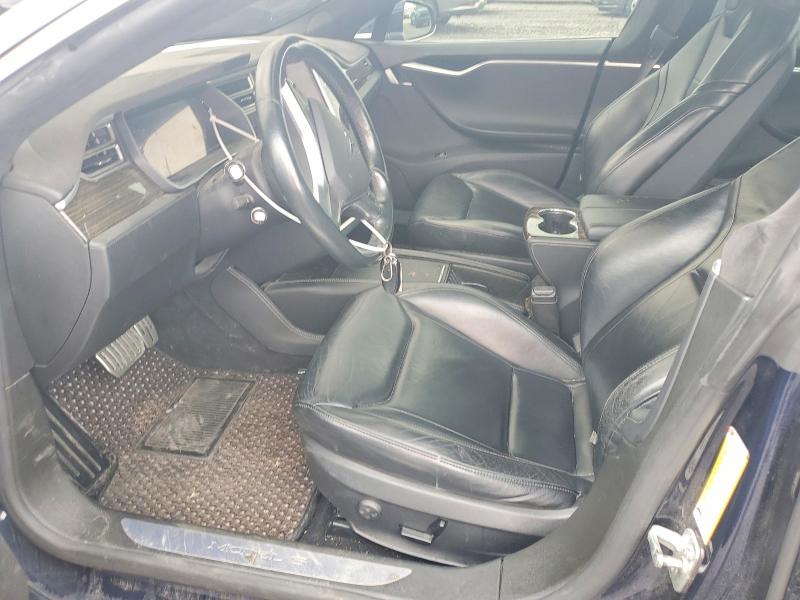 64040696 :رقم المزاد ، 5YJSA1H22FFP69711 vin ، 2015 Tesla Model S مزاد بيع