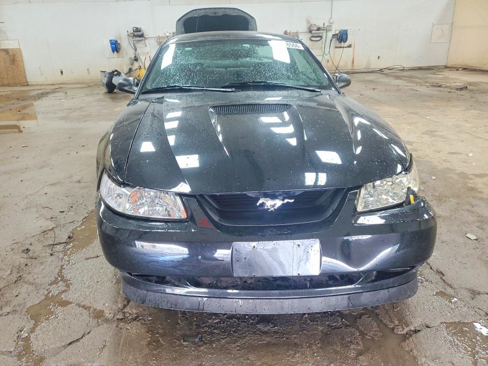 64438566 :رقم المزاد ، 1FAFP40411F230537 vin ، 2001 Ford Mustang مزاد بيع