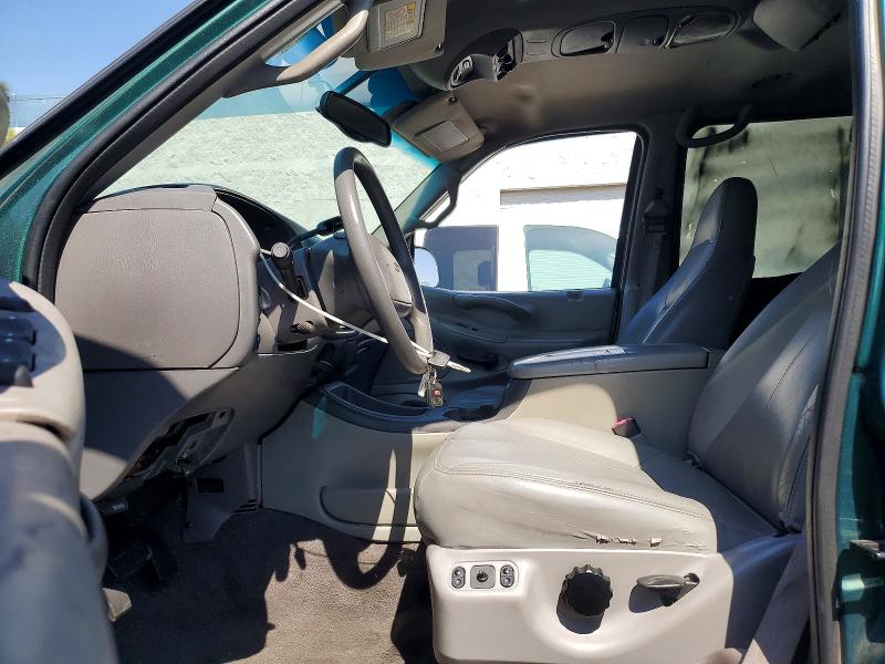 2000 Ford Expedition მანქანა იყიდება აუქციონზე, vin: 1FMRU1561YLB90220, აუქციონის ნომერი: 64399766