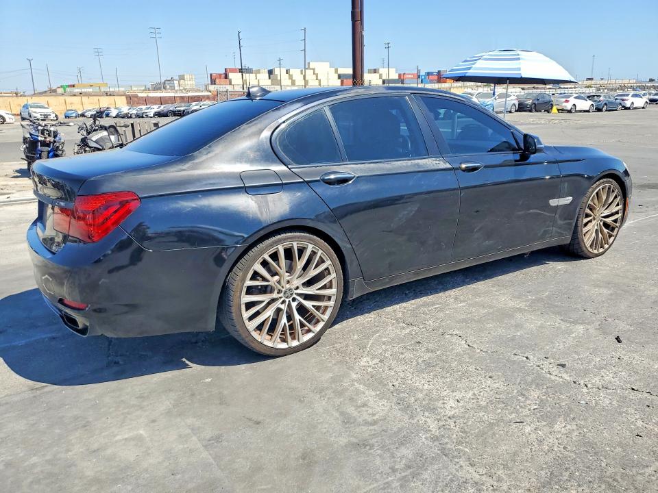 2013 Bmw 740 მანქანა იყიდება აუქციონზე, vin: WBAYA6C54DC995183, აუქციონის ნომერი: 65946616