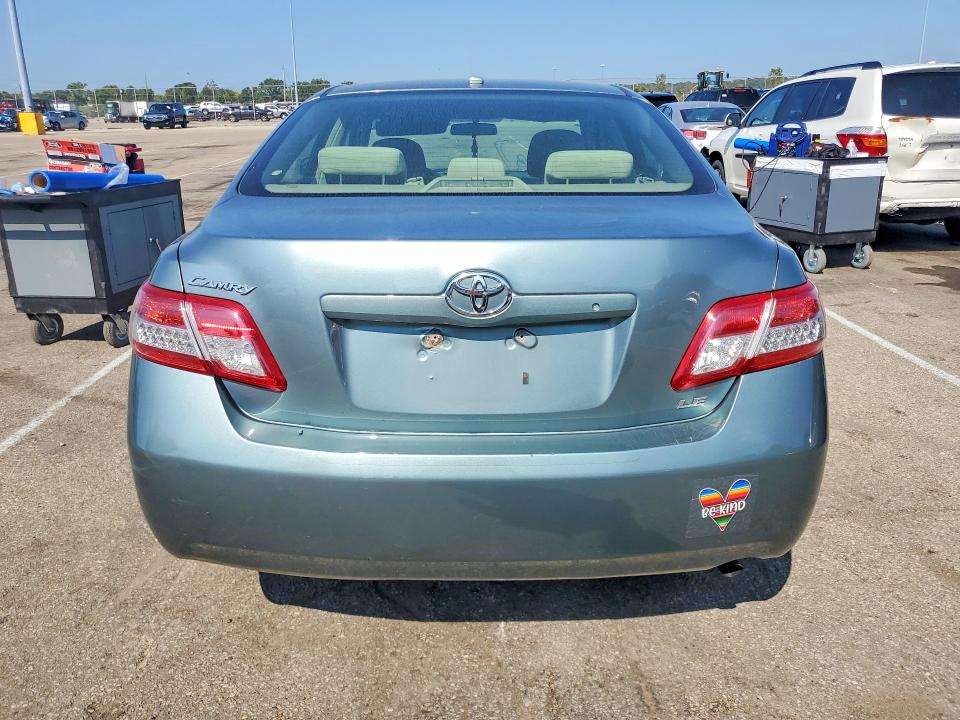 67092056 :رقم المزاد ، 4T4BF3EKXAR057093 vin ، 2010 Toyota Camry مزاد بيع