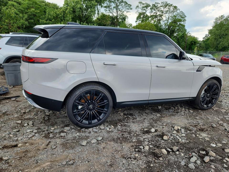 2025 Land Rover Range Rover Sport მანქანა იყიდება აუქციონზე, vin: SAL1P9EU8SA488555, აუქციონის ნომერი: 64710536