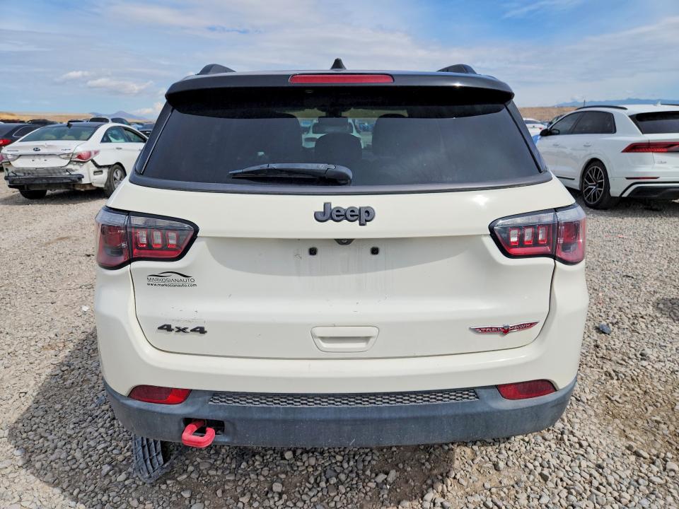 64470856 :رقم المزاد ، 3C4NJDDB6JT465523 vin ، 2018 Jeep Compass مزاد بيع