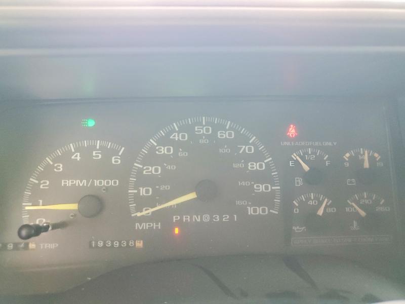 1999 Gmc Suburban მანქანა იყიდება აუქციონზე, vin: 3GKFK16R2XG524325, აუქციონის ნომერი: 65141046