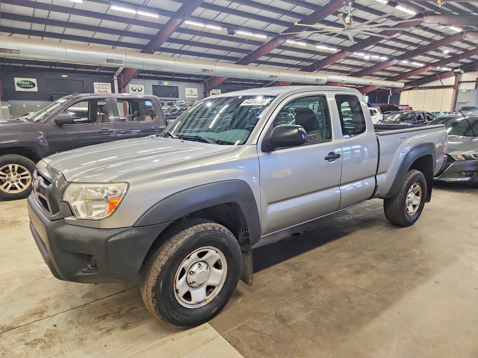 2015 Toyota Tacoma მანქანა იყიდება აუქციონზე, vin: 5TFUX4EN1FX036921, აუქციონის ნომერი: 64034136