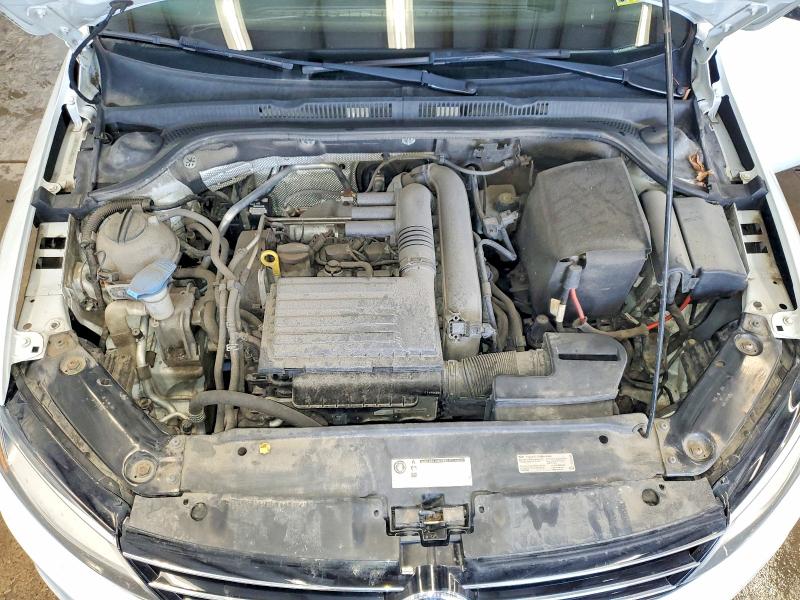 66904246 :رقم المزاد ، 3VW167AJ5HM241352 vin ، 2017 Volkswagen Jetta مزاد بيع