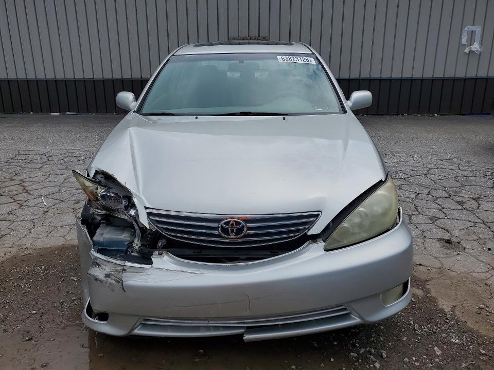 63823126 :رقم المزاد ، 4T1BF30K05U614410 vin ، 2005 Toyota Camry مزاد بيع