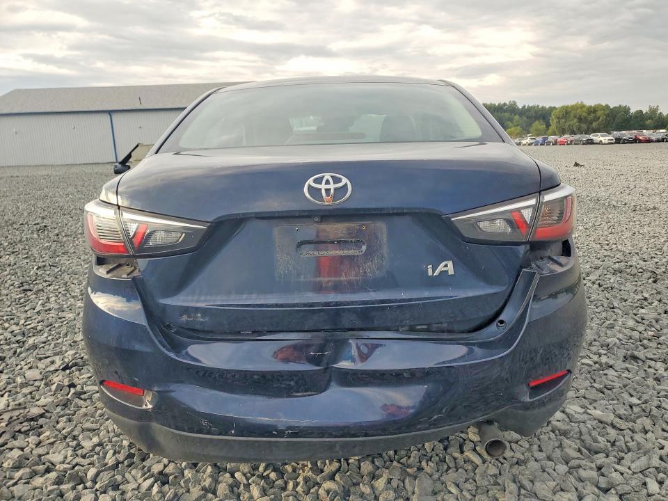 2018 Toyota Yaris Ia მანქანა იყიდება აუქციონზე, vin: 3MYDLBYV2JY310910, აუქციონის ნომერი: 66915426