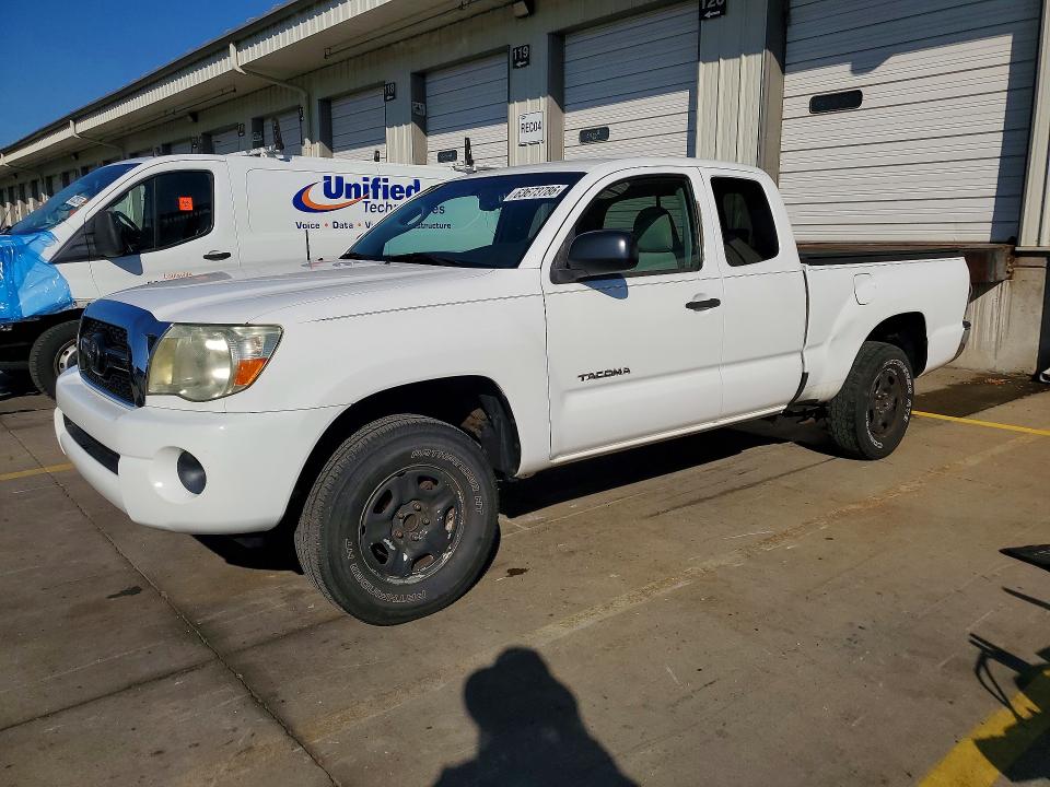 2011 Toyota Tacoma მანქანა იყიდება აუქციონზე, vin: 5TFTX4CN1BX010358, აუქციონის ნომერი: 63673786