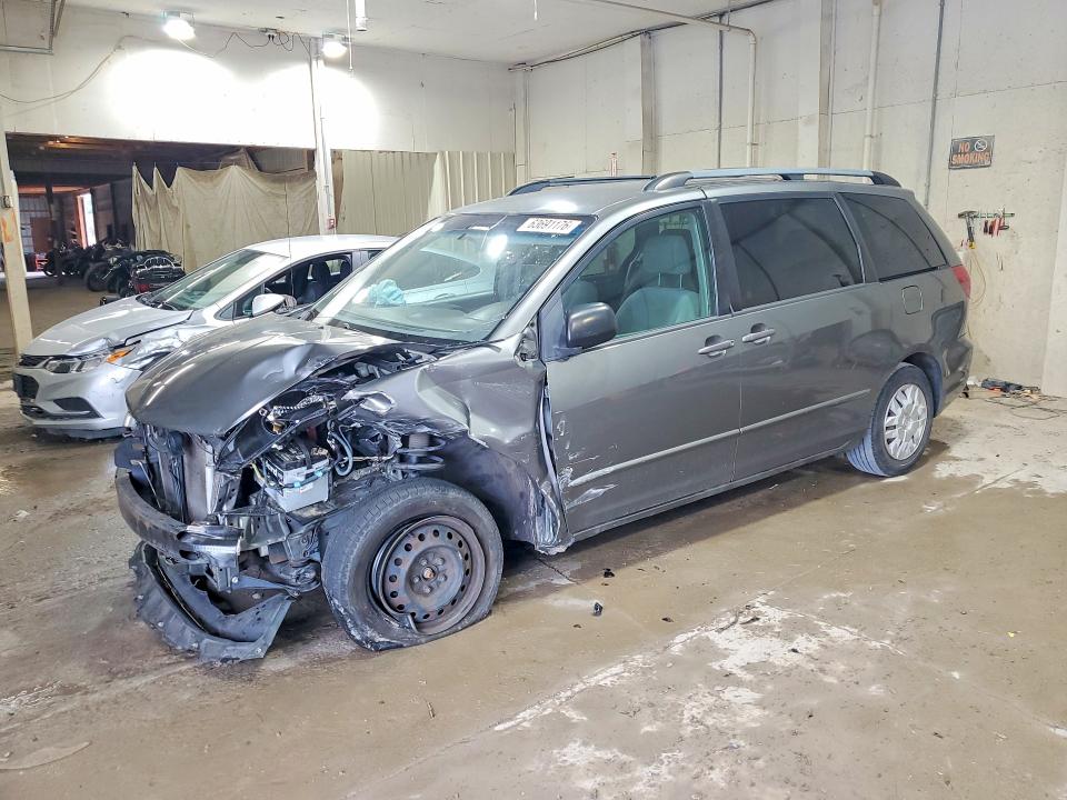 Продажа на аукционе авто 2004 Toyota Sienna, vin: 5TDZA23C94S207043, номер лота: 63691176