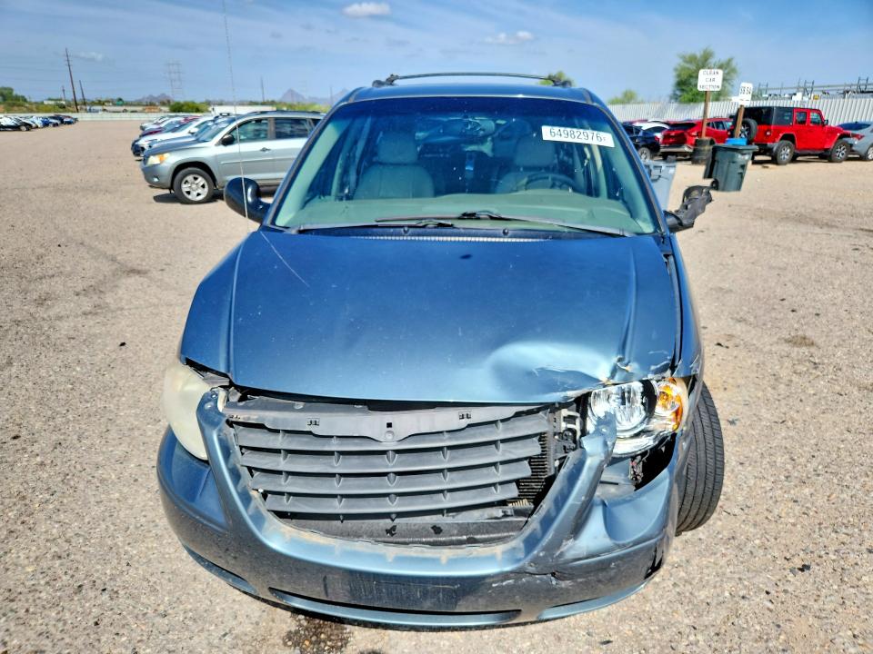 64982976 :رقم المزاد ، 2C8GP54L05R249714 vin ، 2005 Chrysler Town & Country مزاد بيع